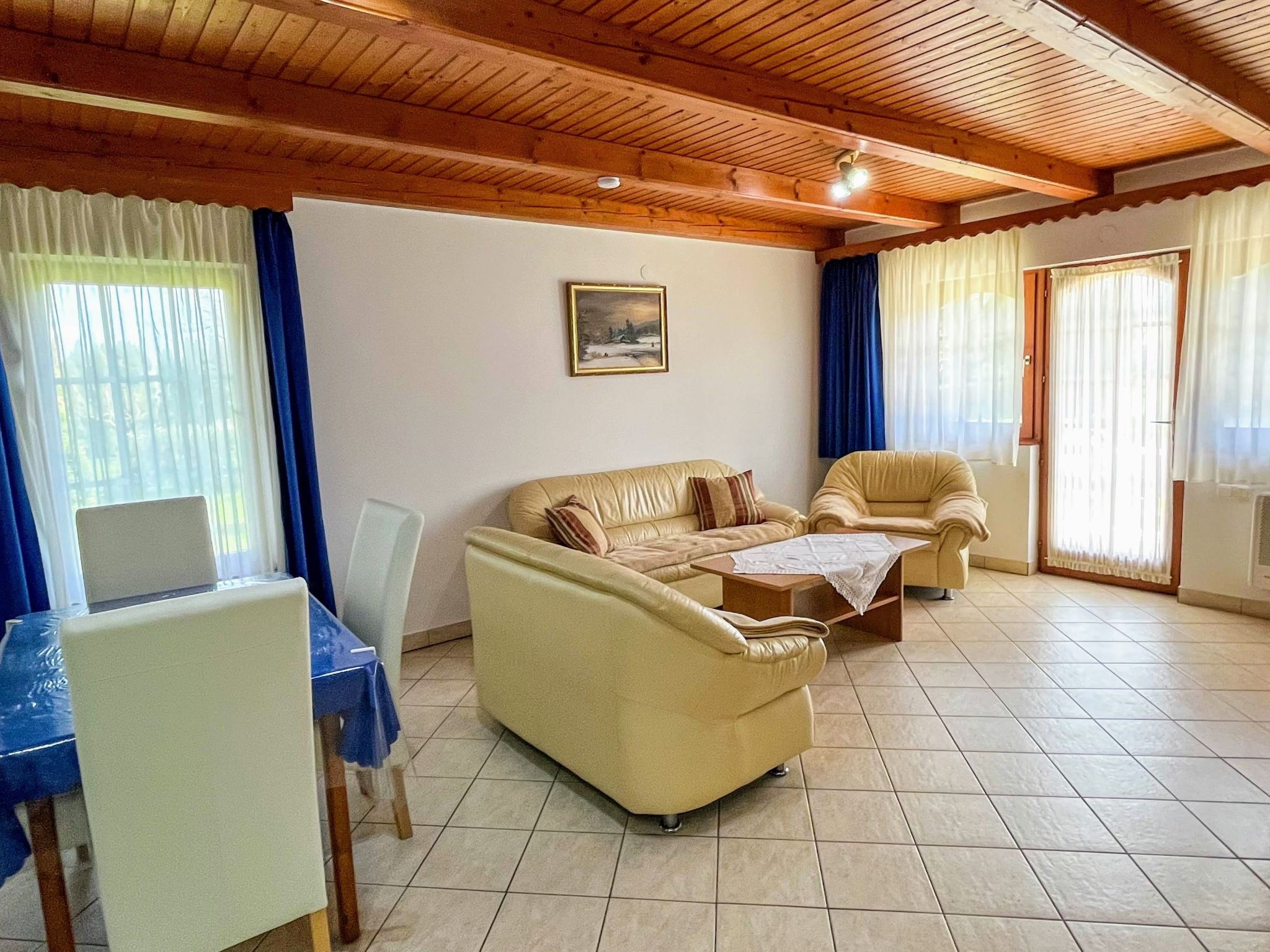 Bequem eingerichtete Wohnung mit großem Garten-Binnen