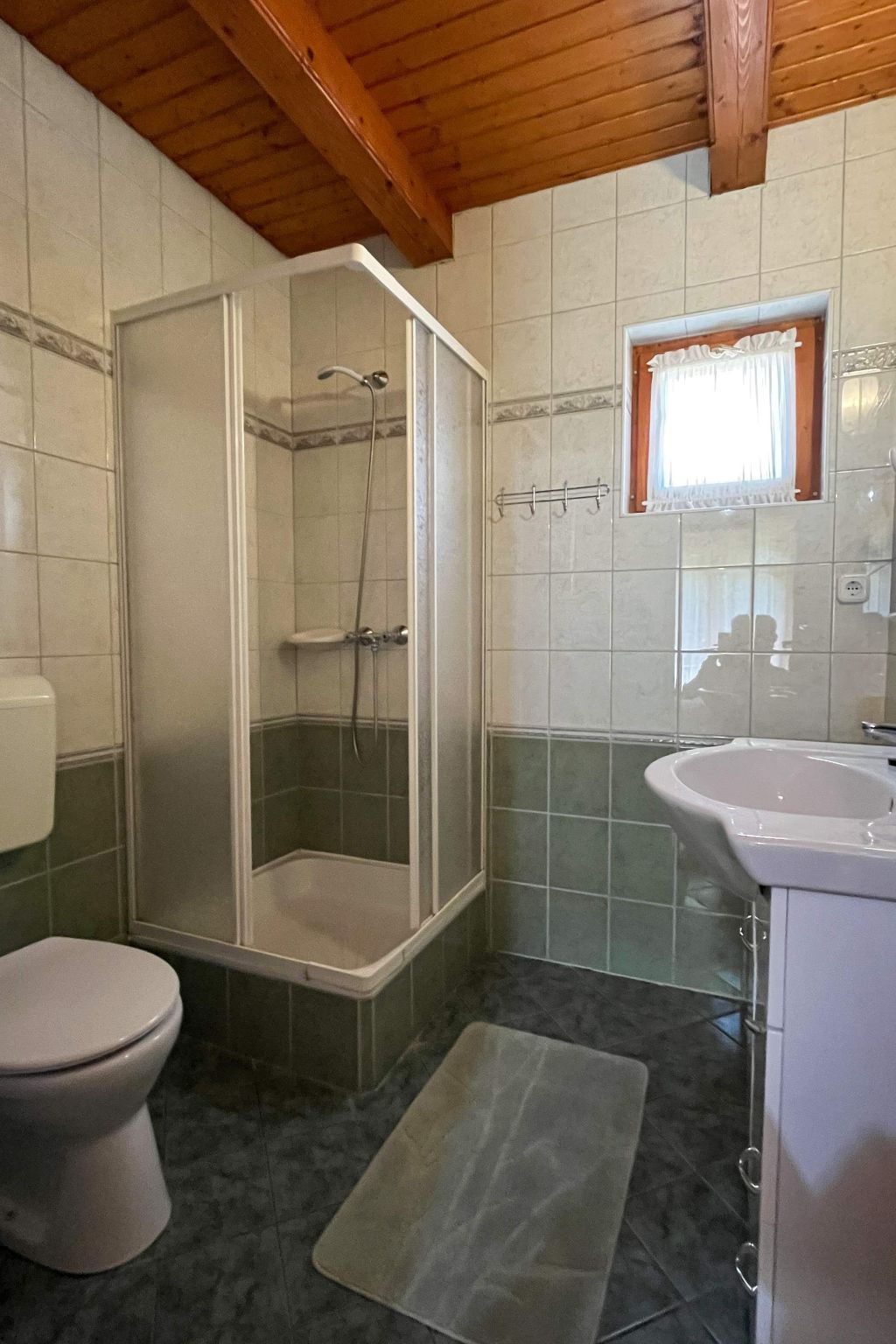 Bequem eingerichtete Wohnung mit großem Garten-Binnen