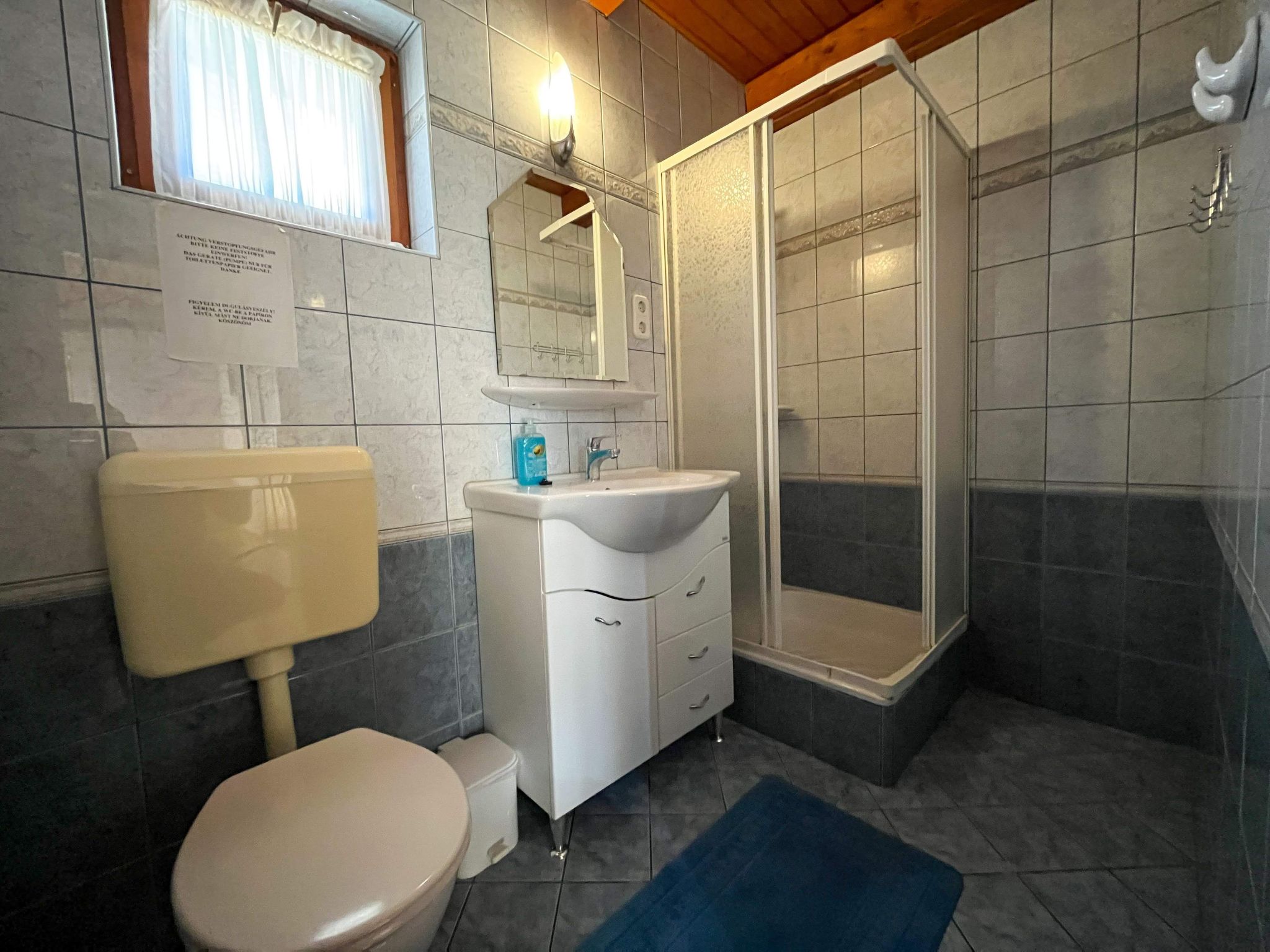 Bequem eingerichtete Wohnung mit großem Garten-Binnen