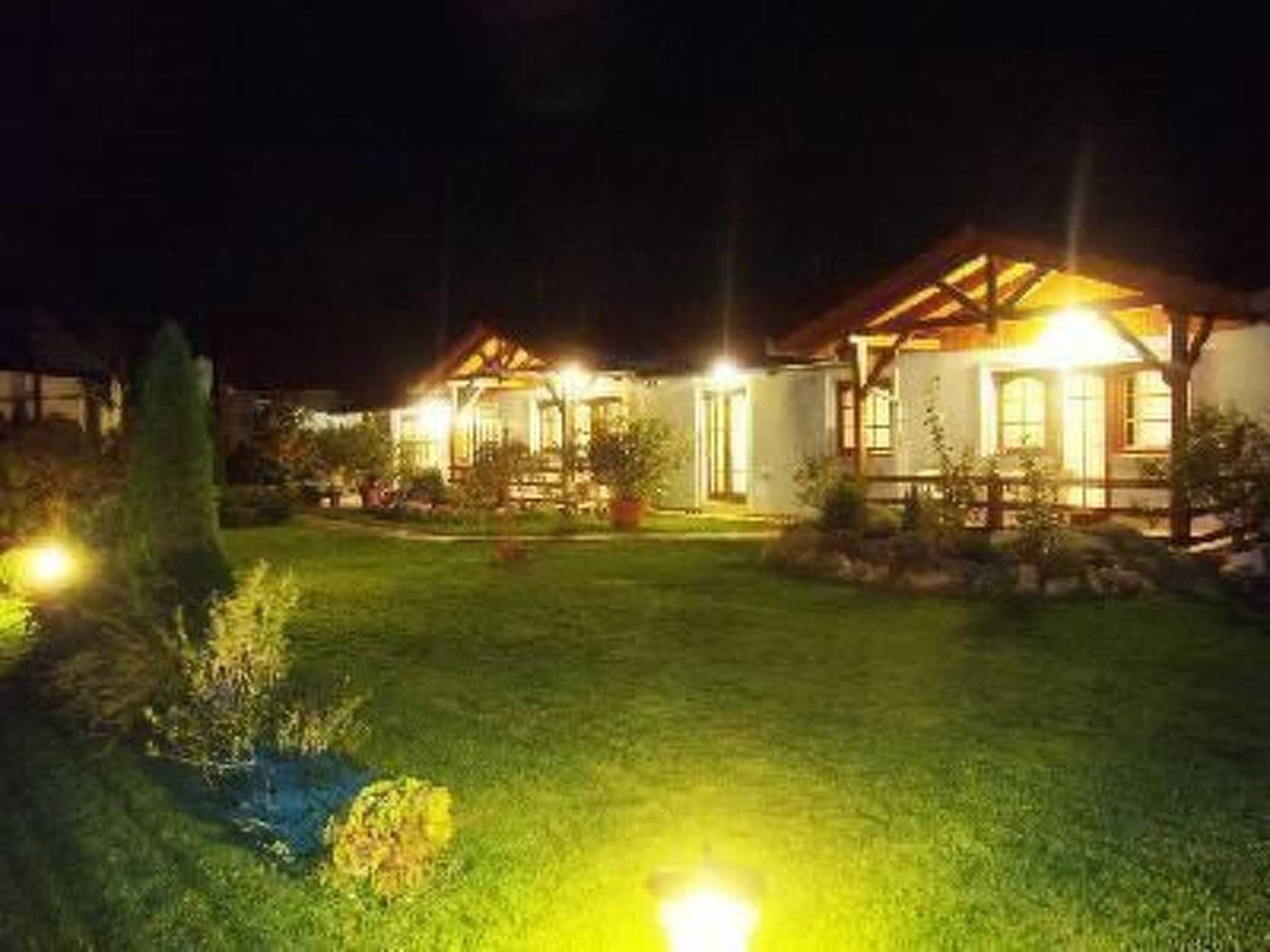 Bequem eingerichtete Wohnung mit großem Garten-Binnen