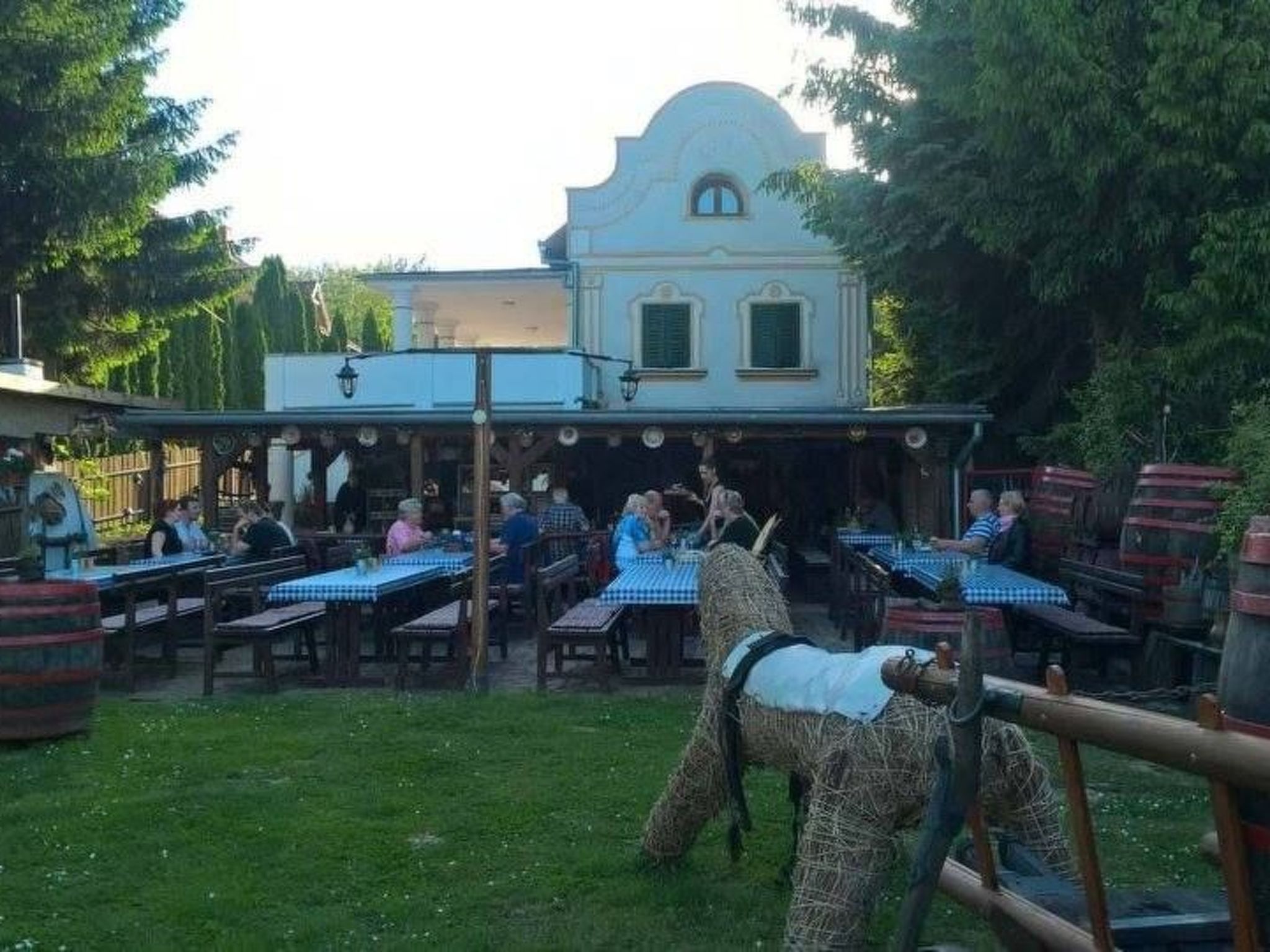 Bequem eingerichtete Wohnung mit großem Garten-Binnen