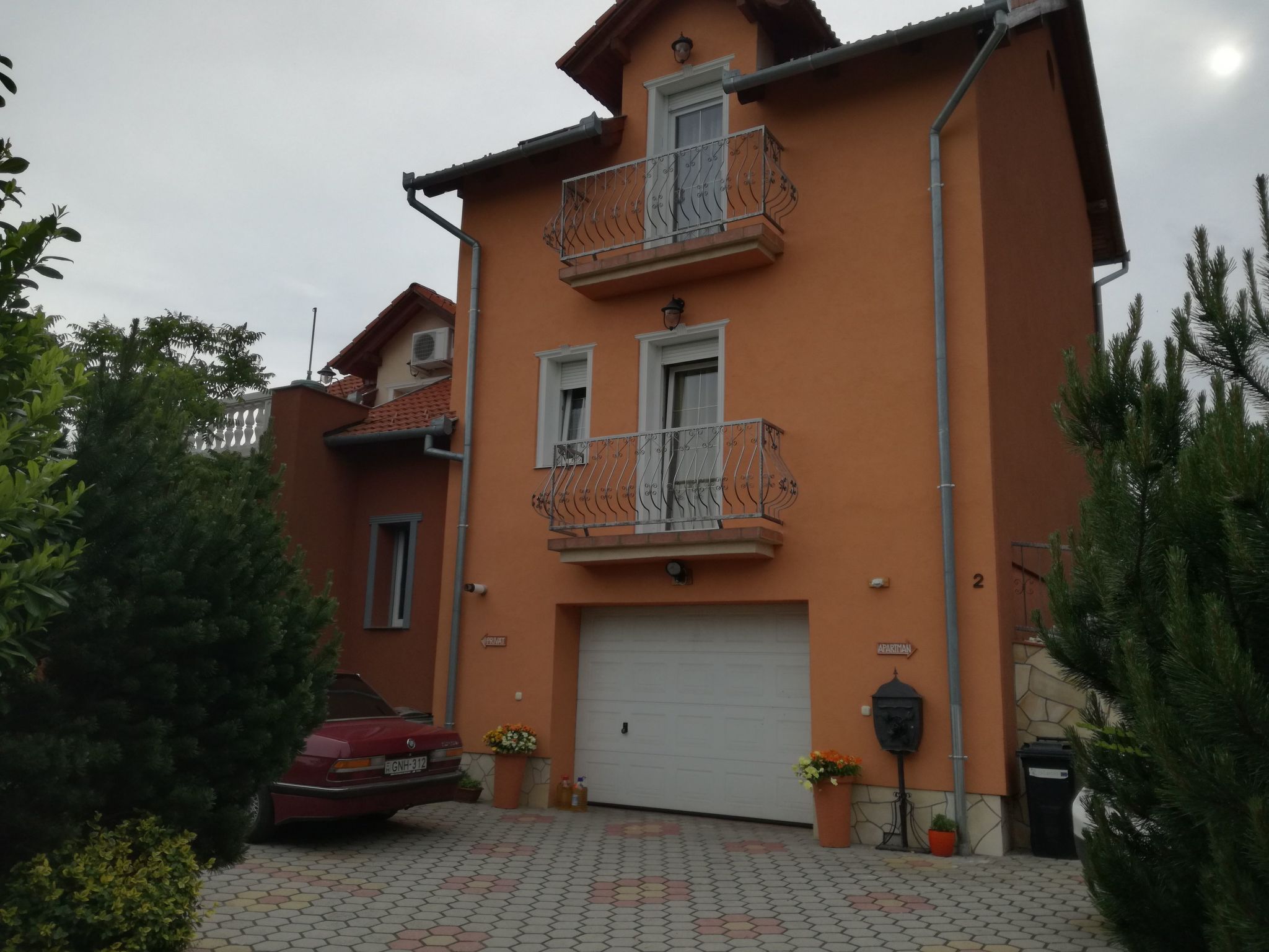 Alsohegyi apartmanok - Image 2