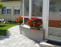 Romantisch tuinhuis voor 2 bij het meer van Bük, Hongarije - thumbnail 3