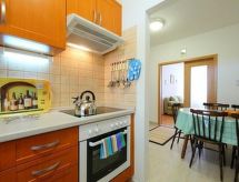 Licht appartement met balkon in Bükfürdő, vlakbij het thermaalbad - thumbnail 4