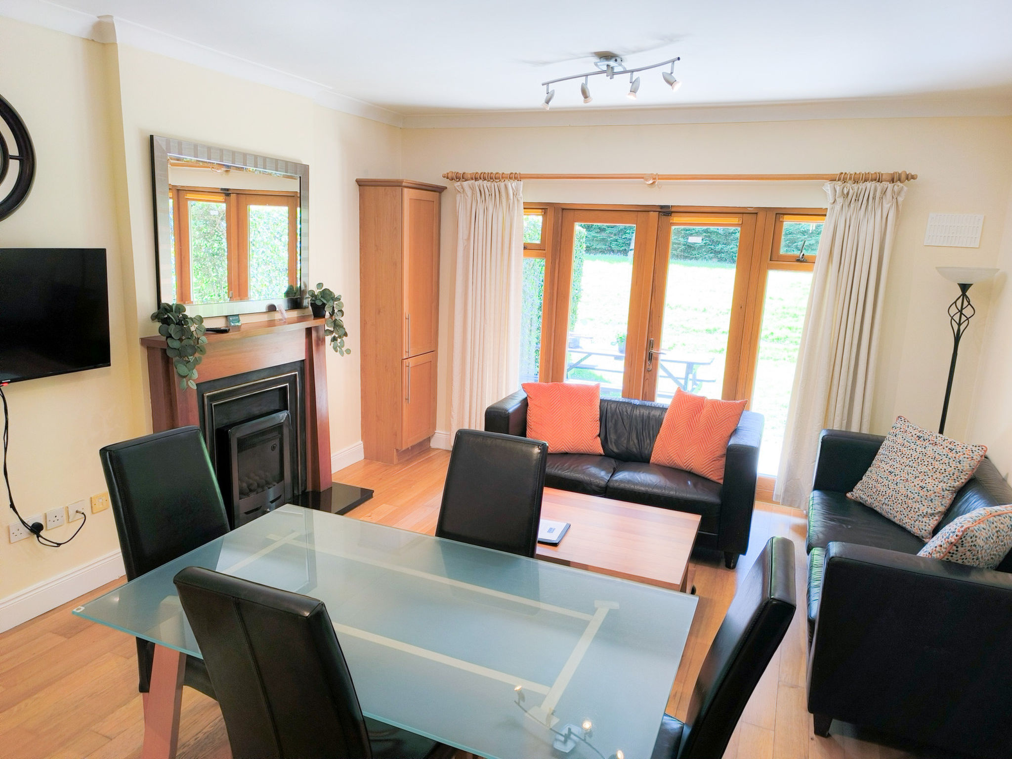 Heyward Mews(TR4) HH No 5 (Sleeps 5)