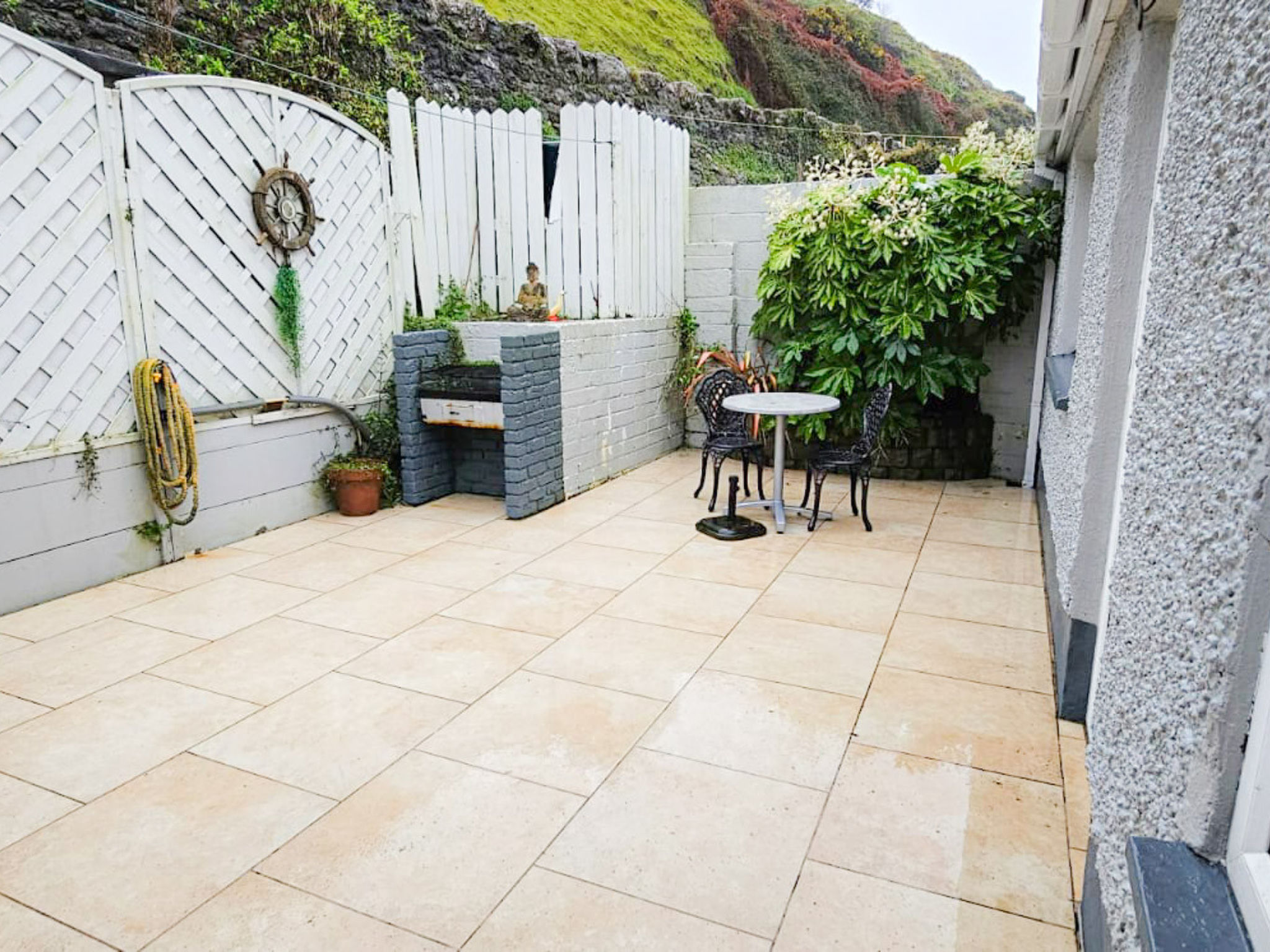 Passage East Holiday Home-Outside