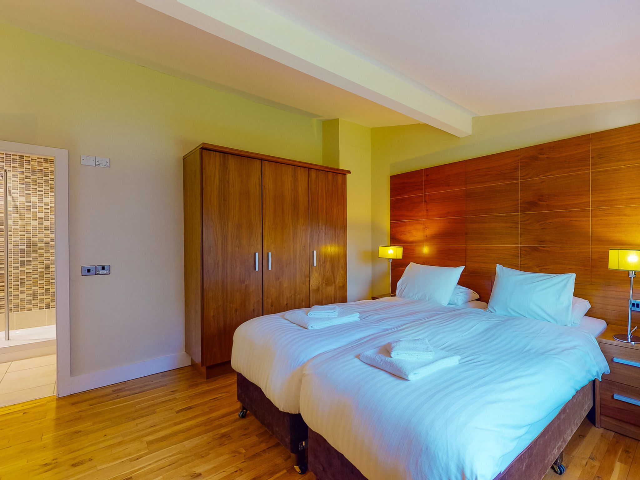 Castlemartyr Lodges (TR4) No 1 (3 Bed)-Binnen