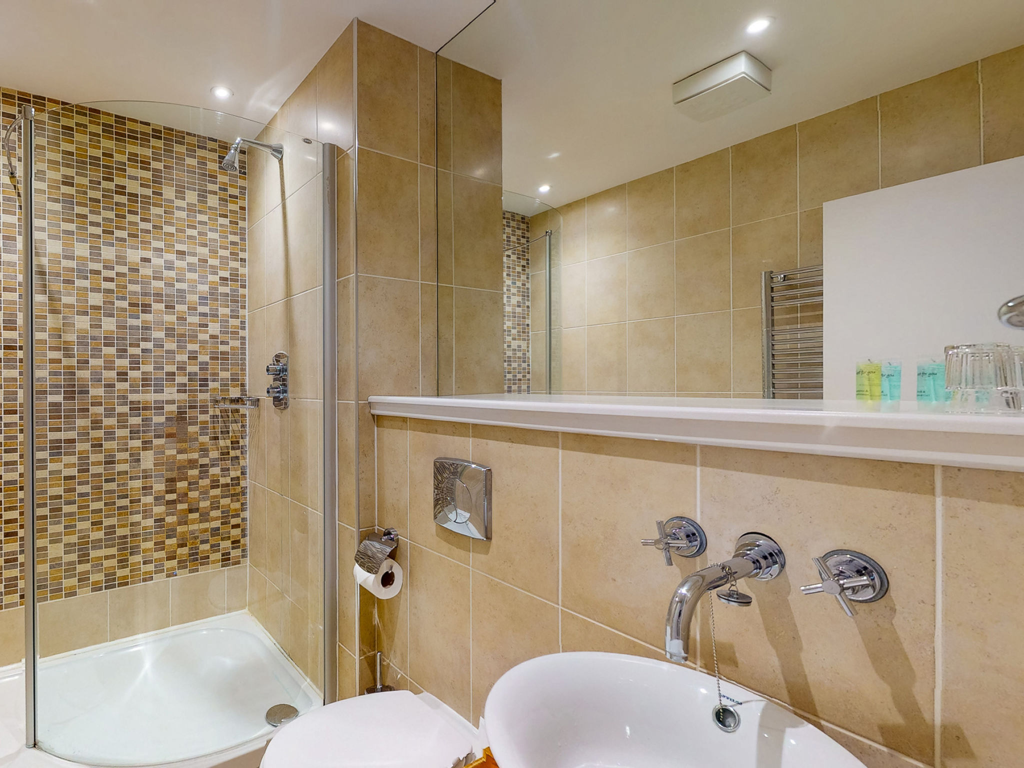 Castlemartyr Lodges (TR4) No 20 (2 Bed)-Binnen