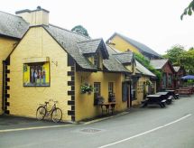 Maison Old Court Holiday Home