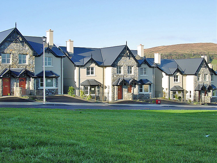 HOLIDAY HOUSE ARDMULLEN