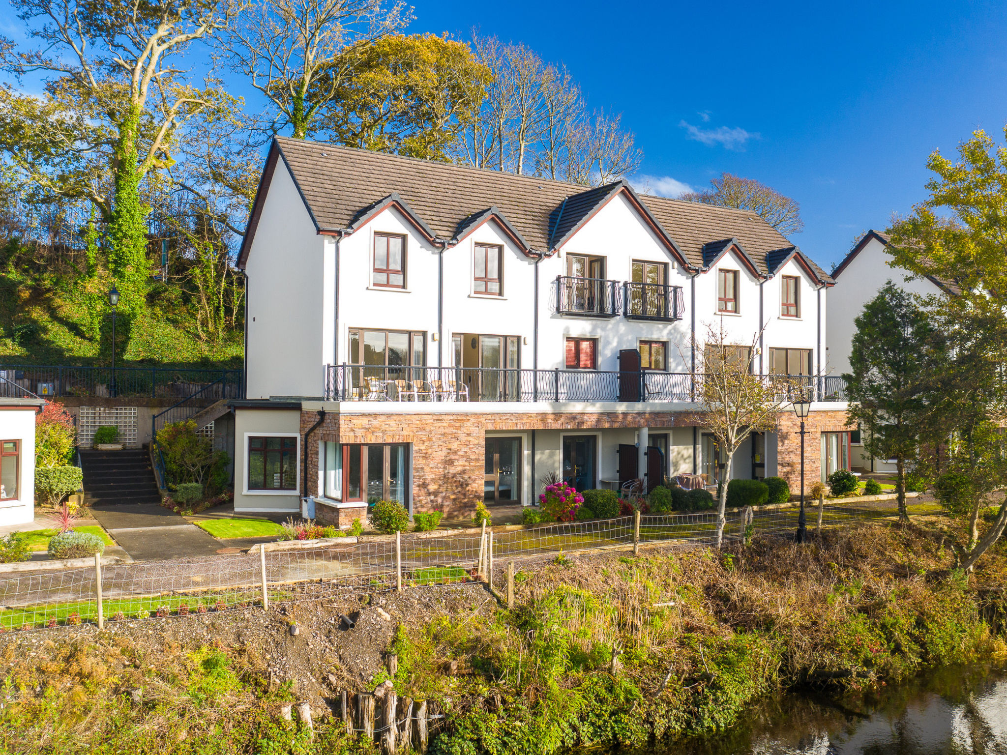 Grove Lodge No 5 (2 Bed)-Outside
