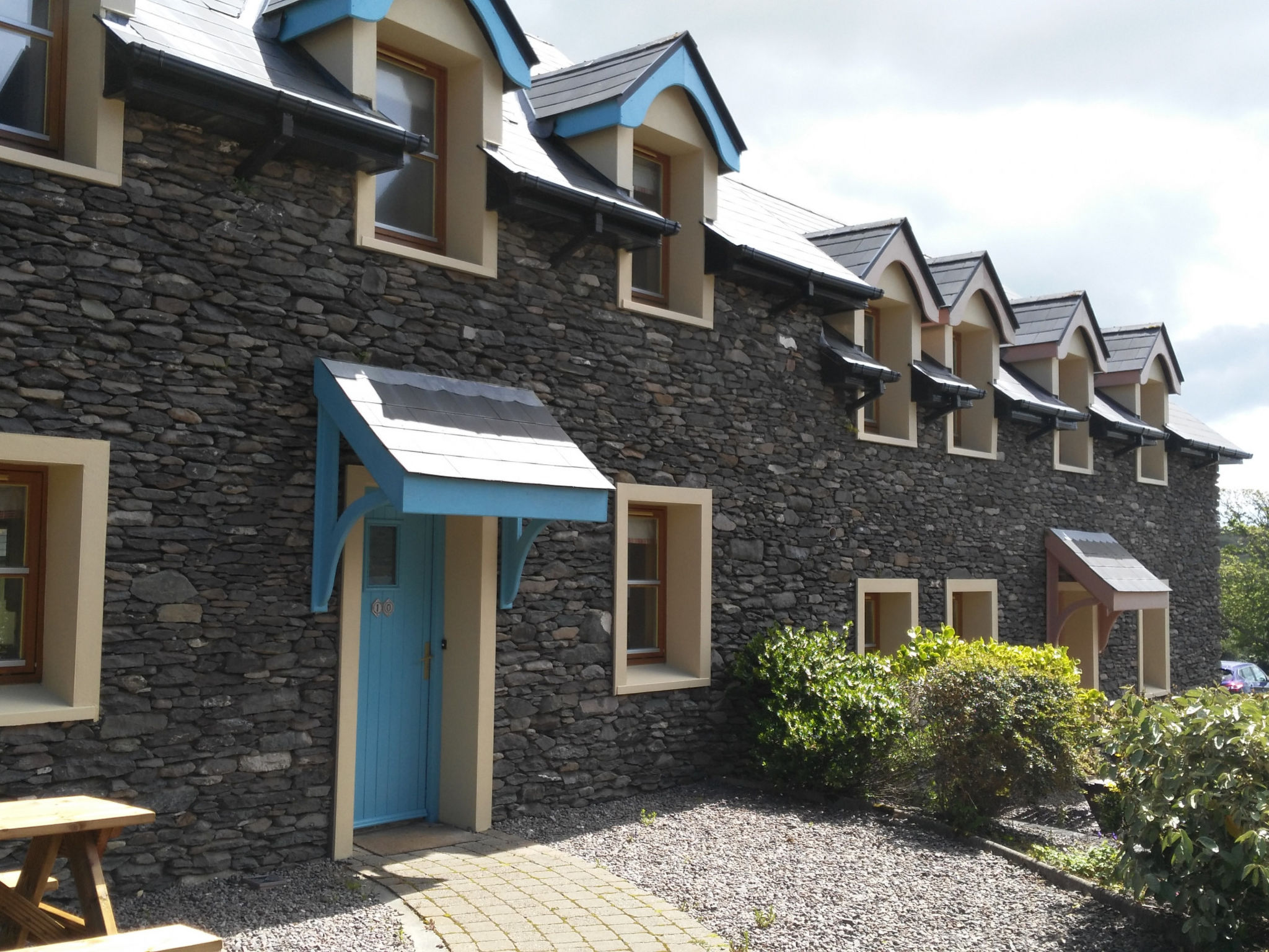 Dingle CY No 5(TR4)  (2 Bed - Sleeps 4)-Outside