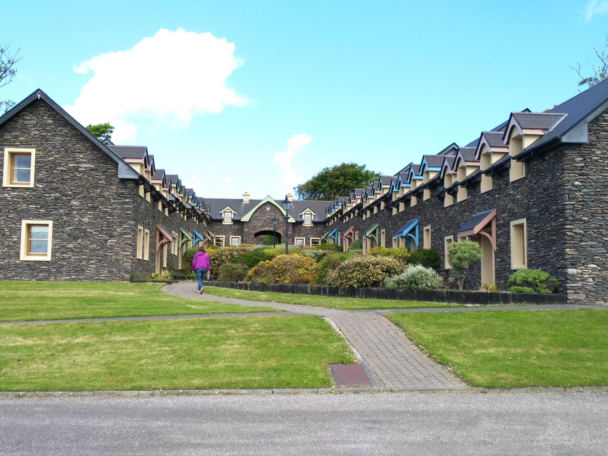 Dingle CY No 5(TR4)  (2 Bed - Sleeps 4)-Outside