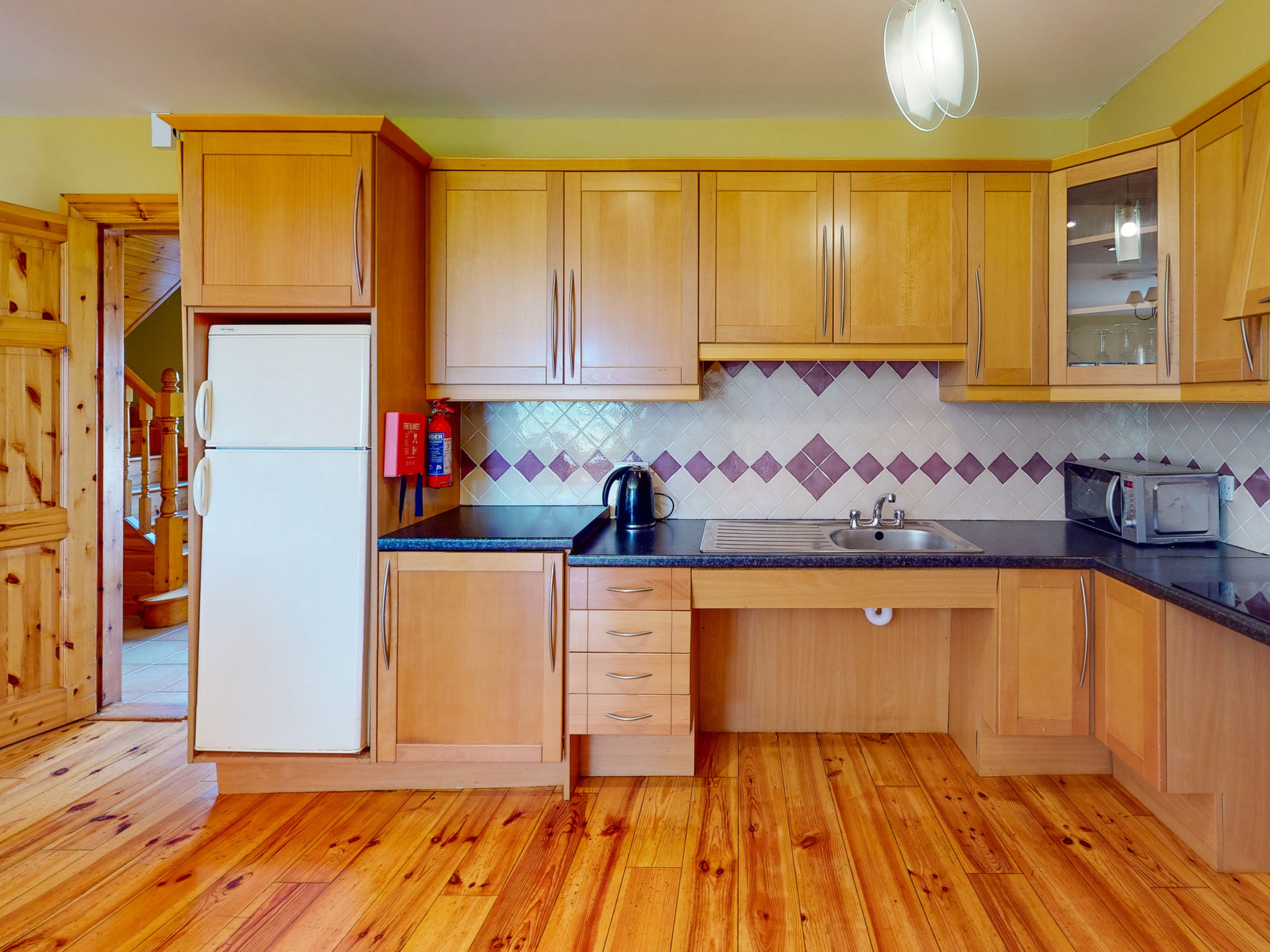 Dingle CY (TR4) No 1 (4 Bed - Sleeps 8) (W)-Inside