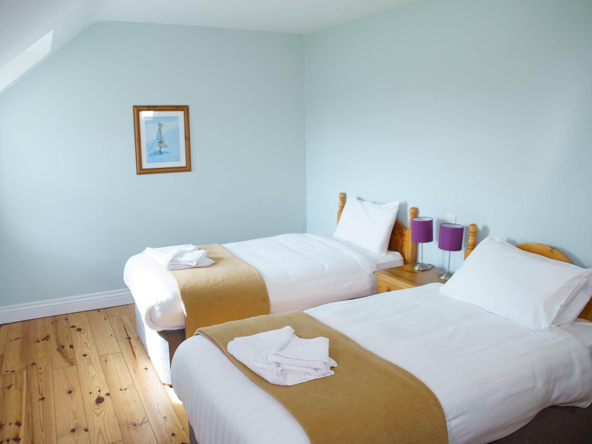 Dingle CY (TR4) No 1 (4 Bed - Sleeps 8) (W)-Inside