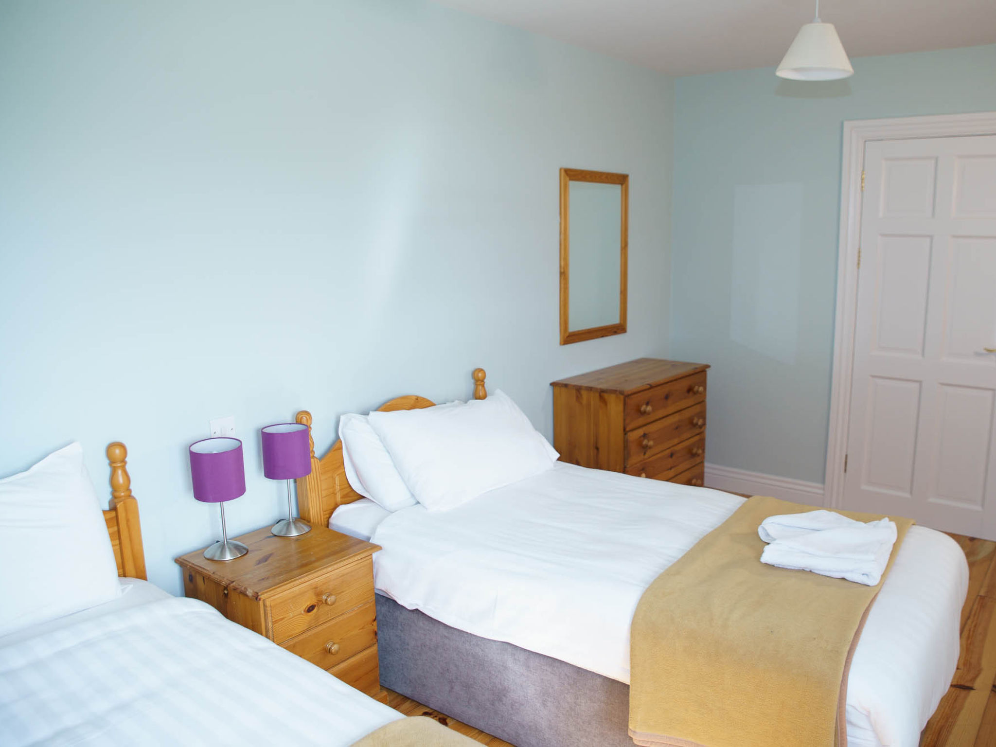Dingle CY (TR4) No 1 (4 Bed - Sleeps 8) (W)-Inside