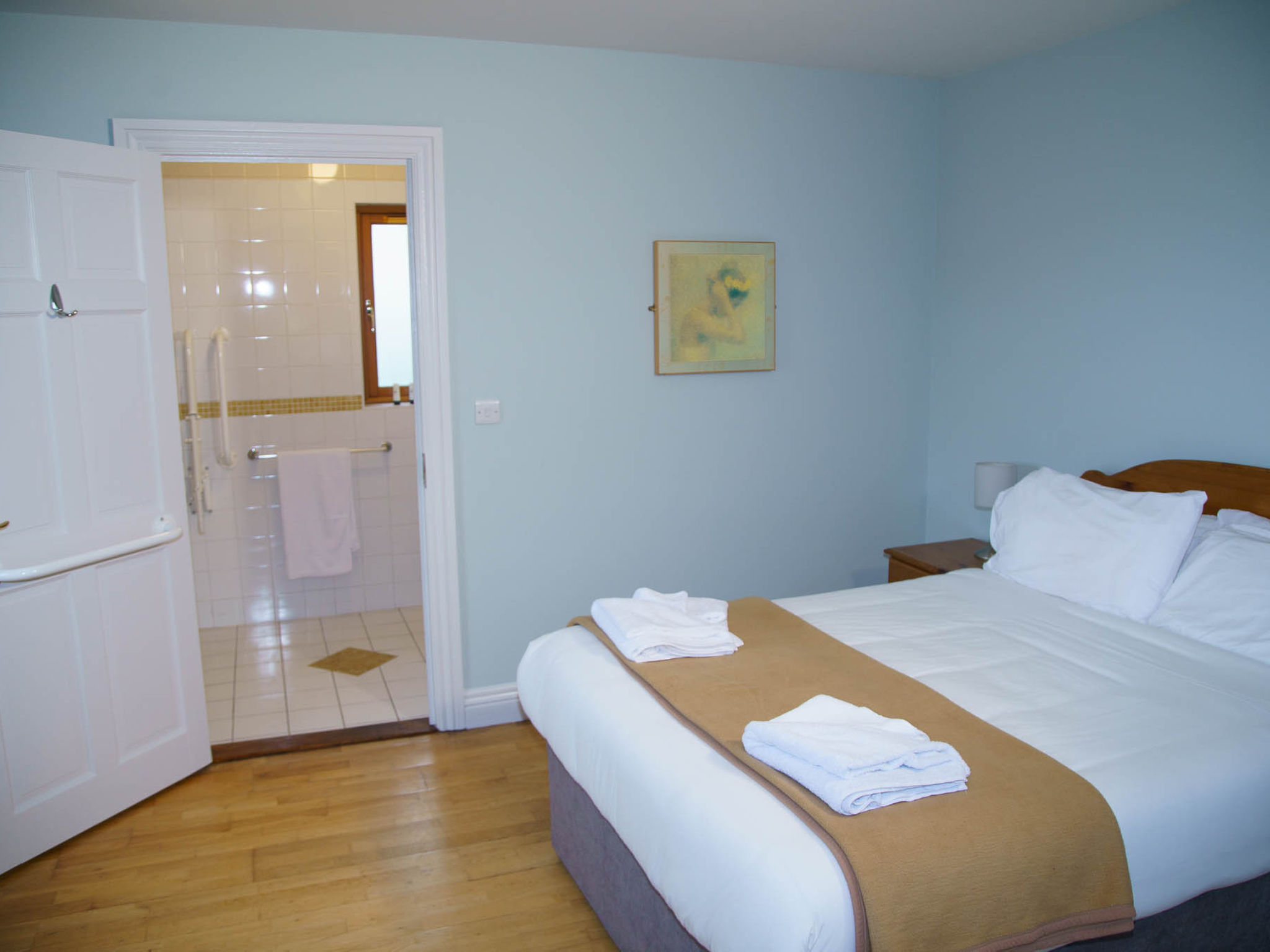 Dingle CY (TR4) No 1 (4 Bed - Sleeps 8) (W)-Inside