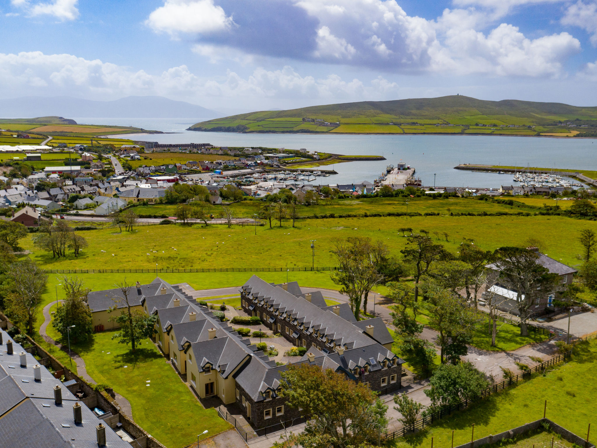Dingle CY (TR4) No 1 (4 Bed - Sleeps 8) (W)-Outside