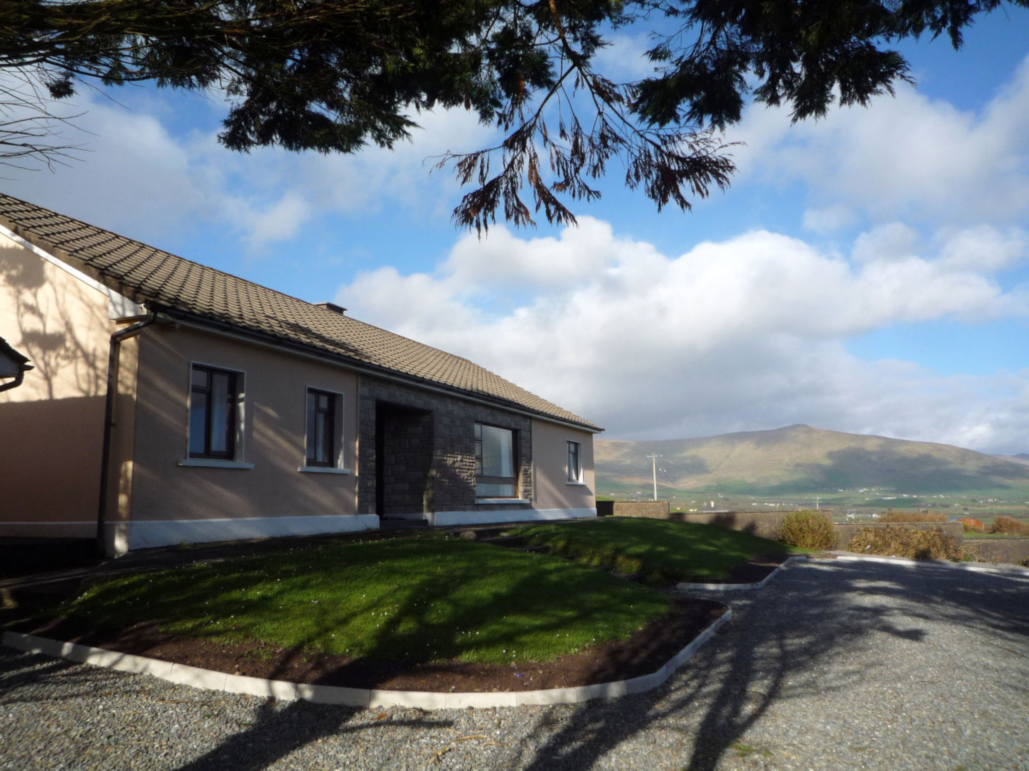 Dingle Bay View (TR2)-Outside