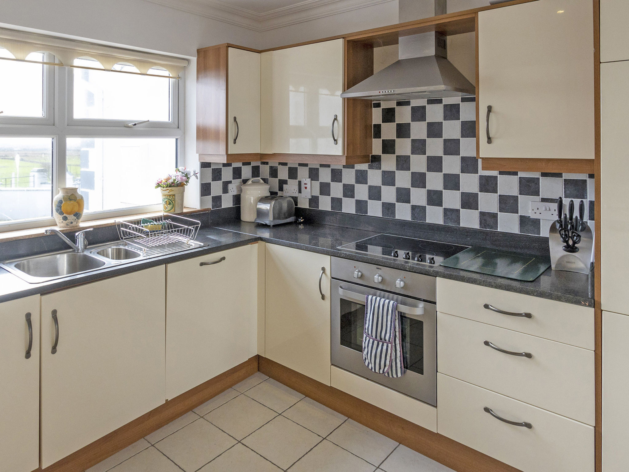 Matthews Cottage Doonbeg-Inside