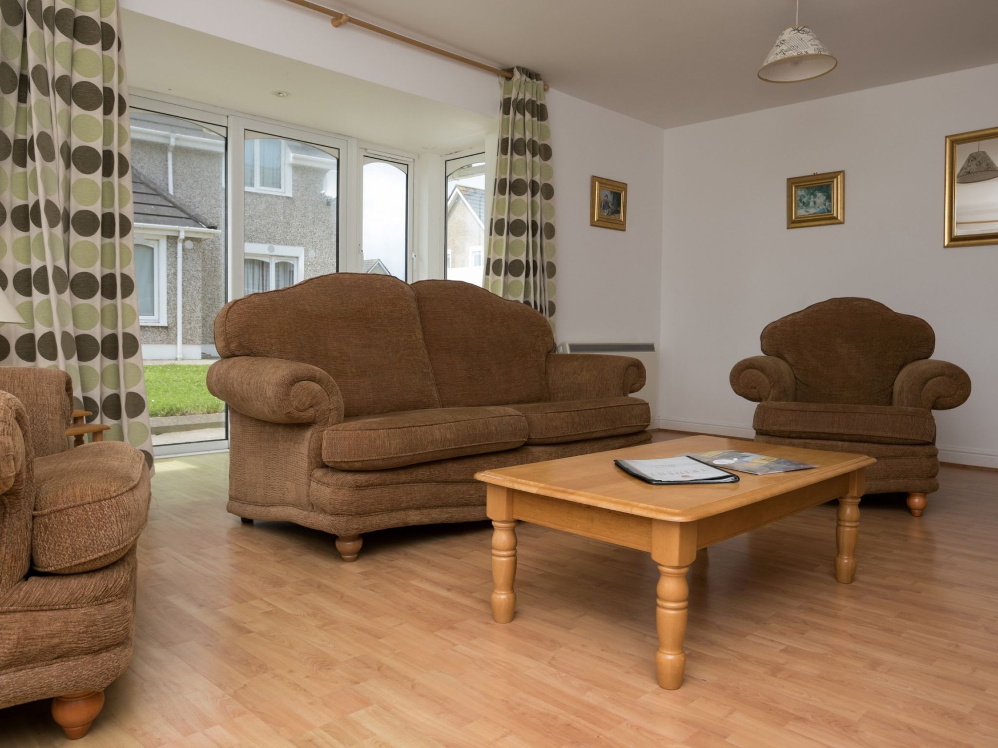 Moore Bay(TR4) HH No 14A-Dedans