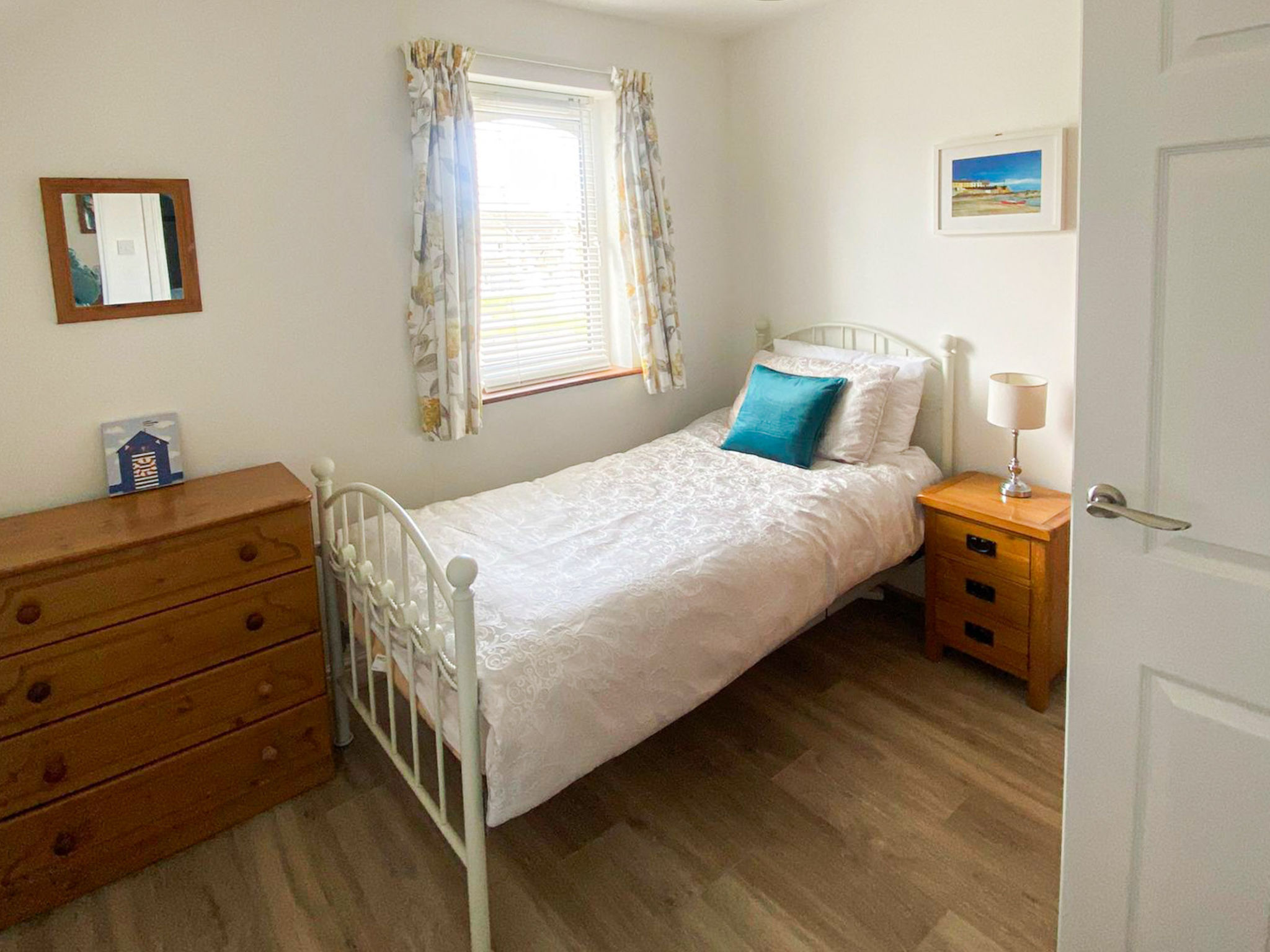 Moore Bay(TR4) Holiday Homes 18A-Inside