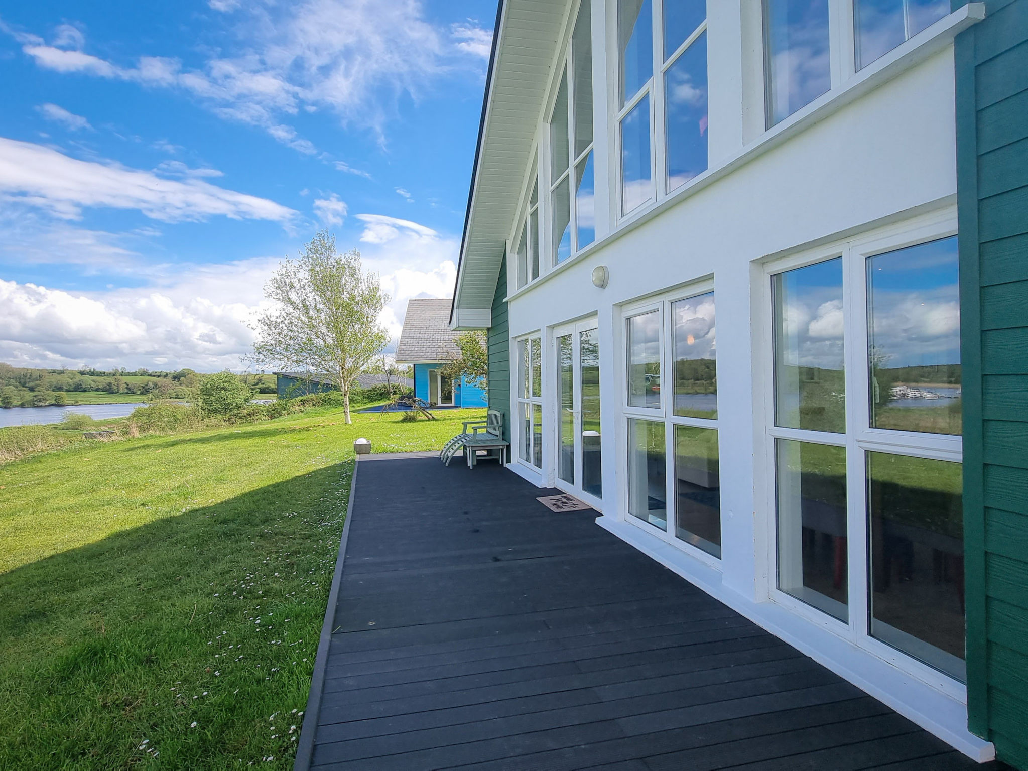 Riverrun Holiday Homes No 15-Buiten