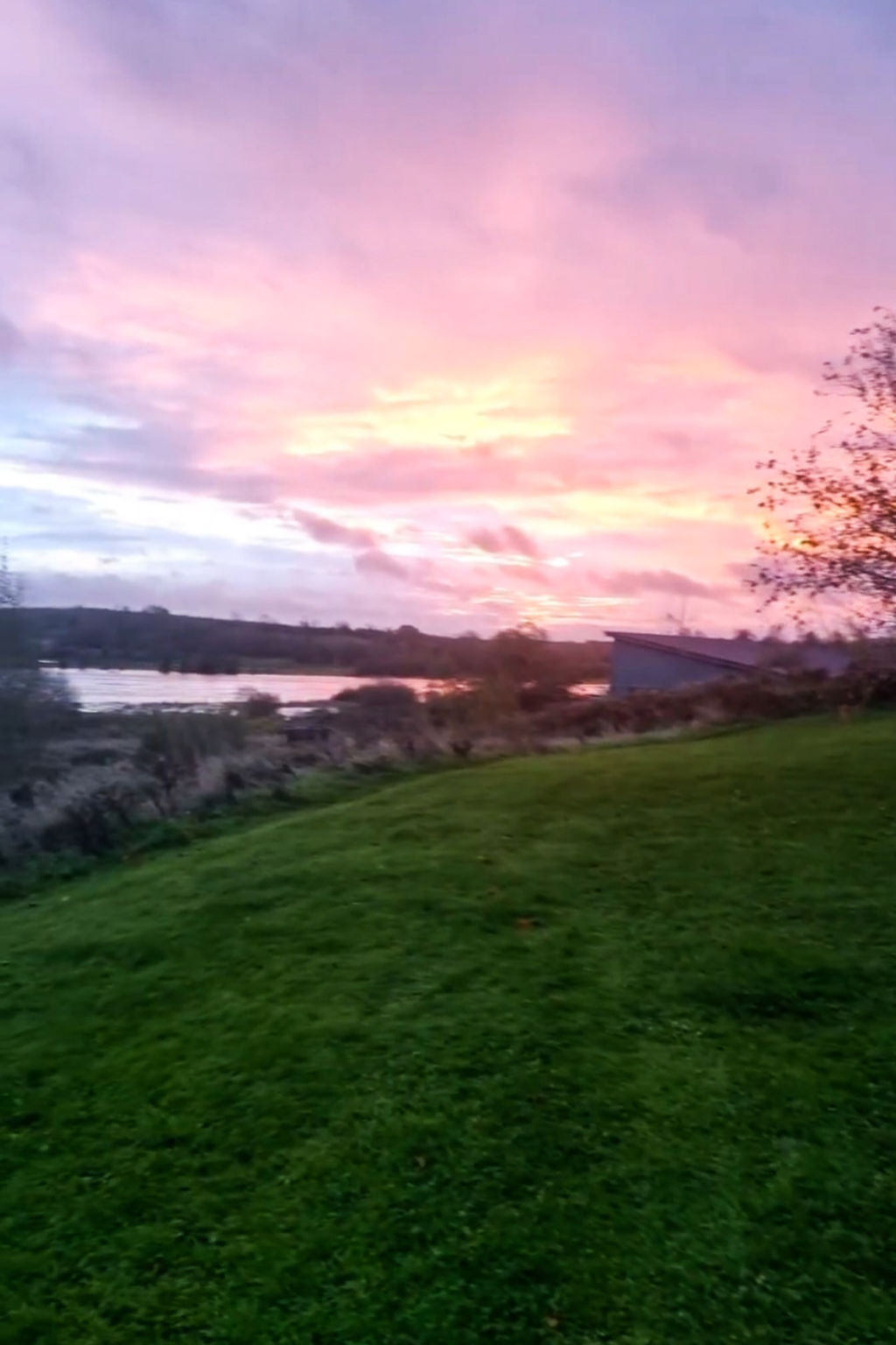 Riverrun Holiday Homes No 15-Buiten