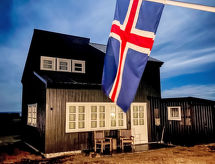 Vrijstaand vakantiehuis met panoramisch uitzicht op zee en golfbaan in Snæfellsbær - thumbnail 4