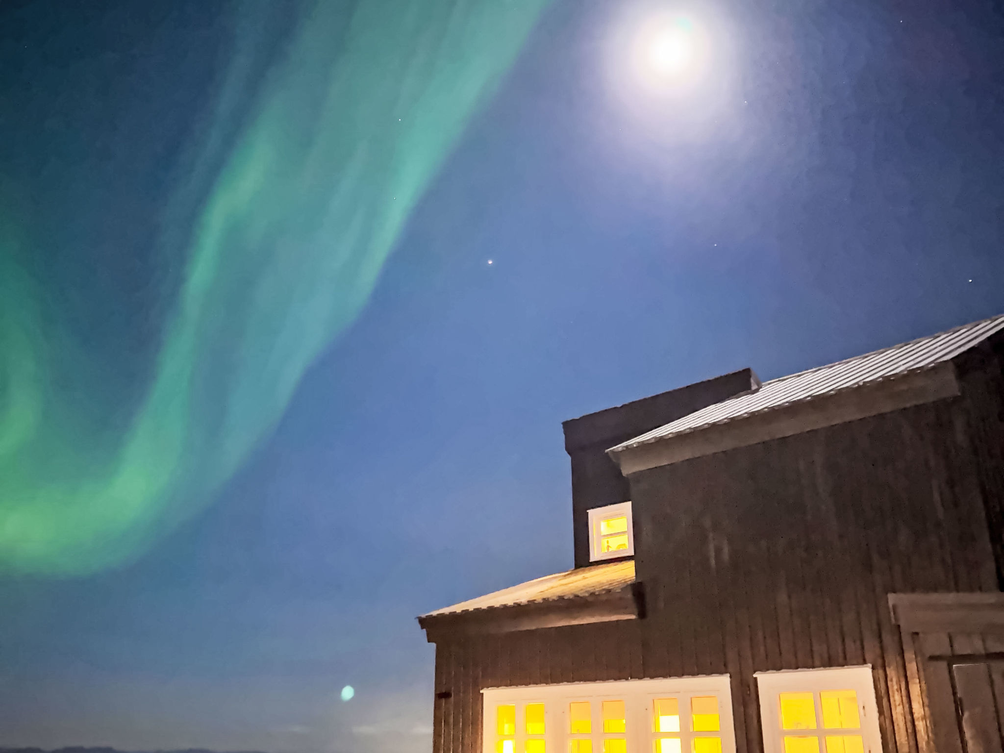 Vrijstaand vakantiehuis met panoramisch uitzicht op zee en golfbaan in Snæfellsbær - foto 6