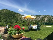 Sfeervol appartement met gedeeld zwembad en tuin bij Sant'Angelo in Vado - thumbnail 6