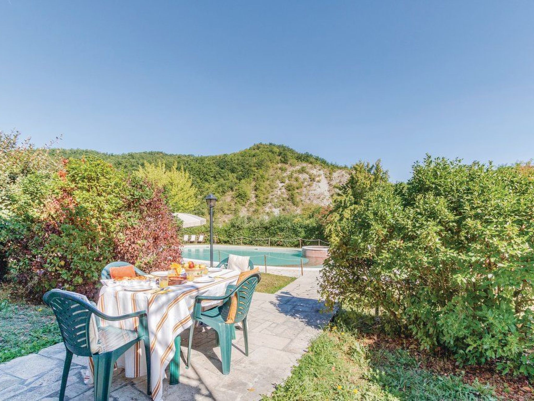 Unterkunft in einer Höhle mit Whirlpool-Binnen