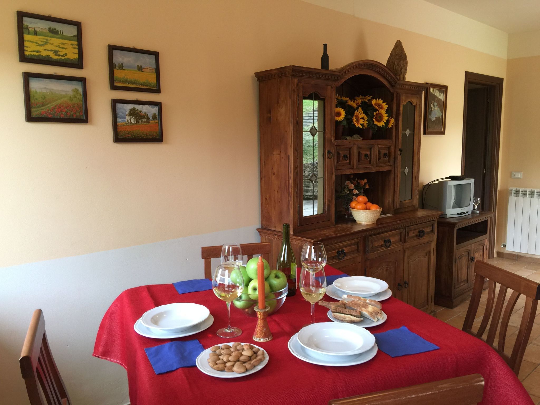 Unterkunft in einer Höhle mit Whirlpool-Binnen