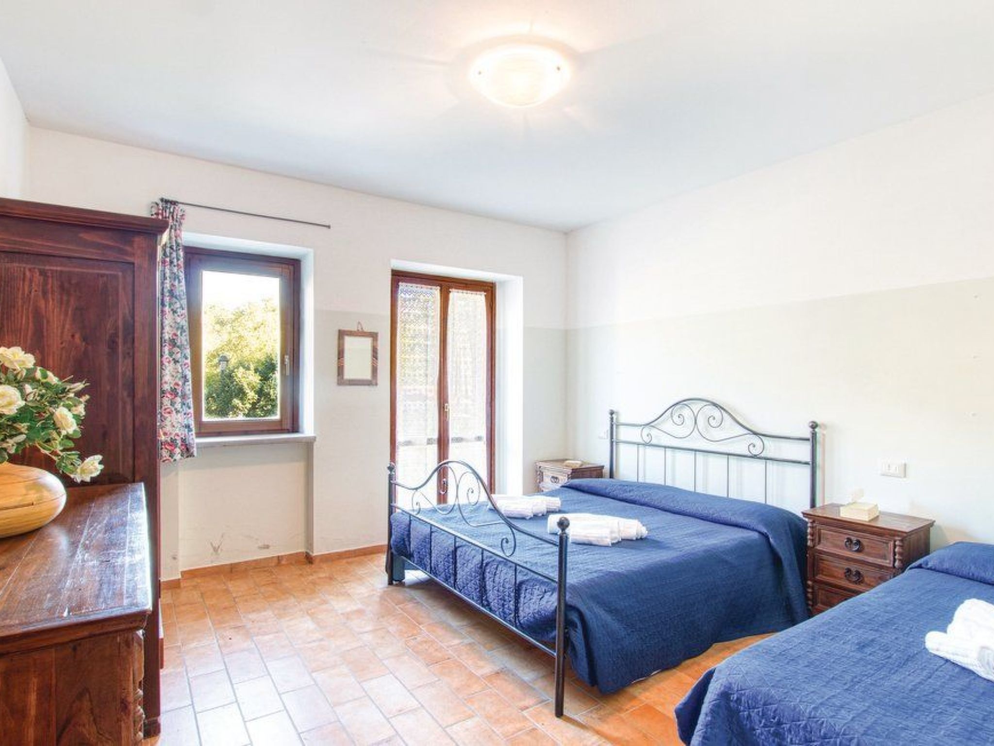 Unterkunft in einer Höhle mit Whirlpool-Binnen