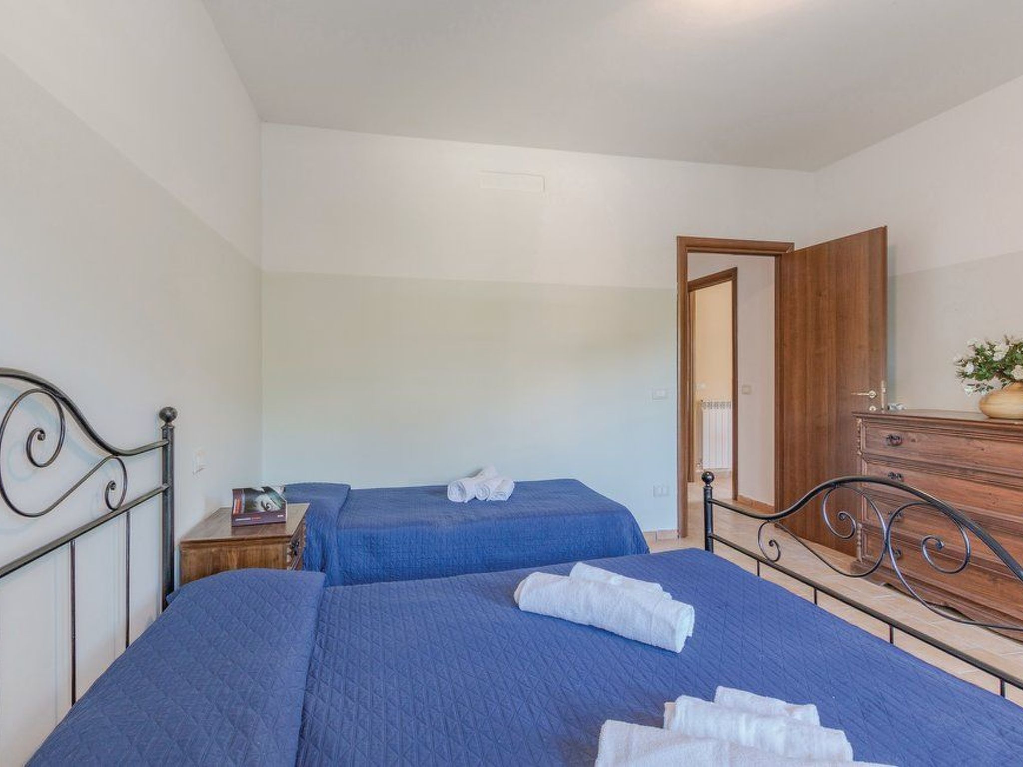 Unterkunft in einer Höhle mit Whirlpool-Binnen