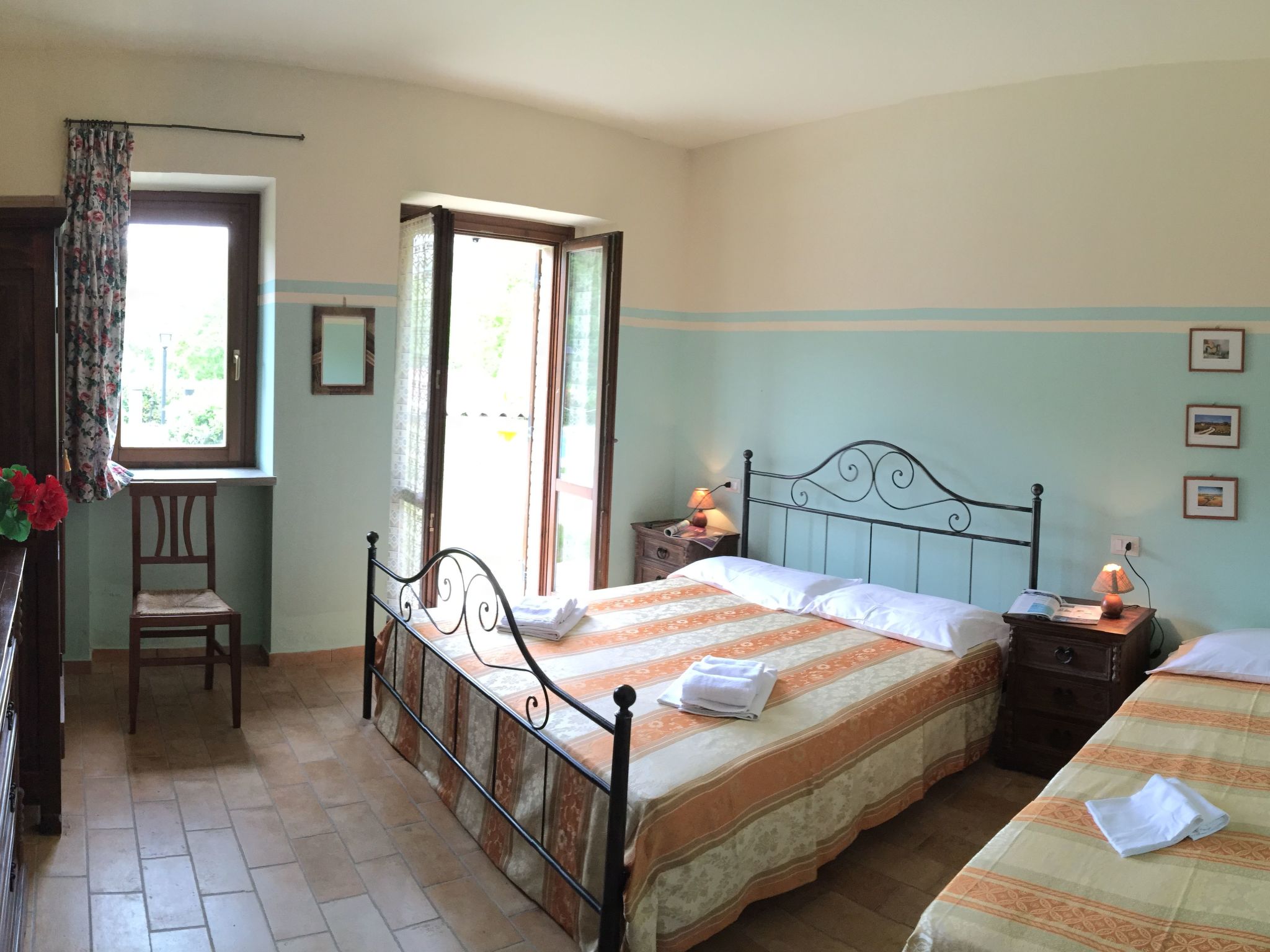 Unterkunft in einer Höhle mit Whirlpool-Binnen