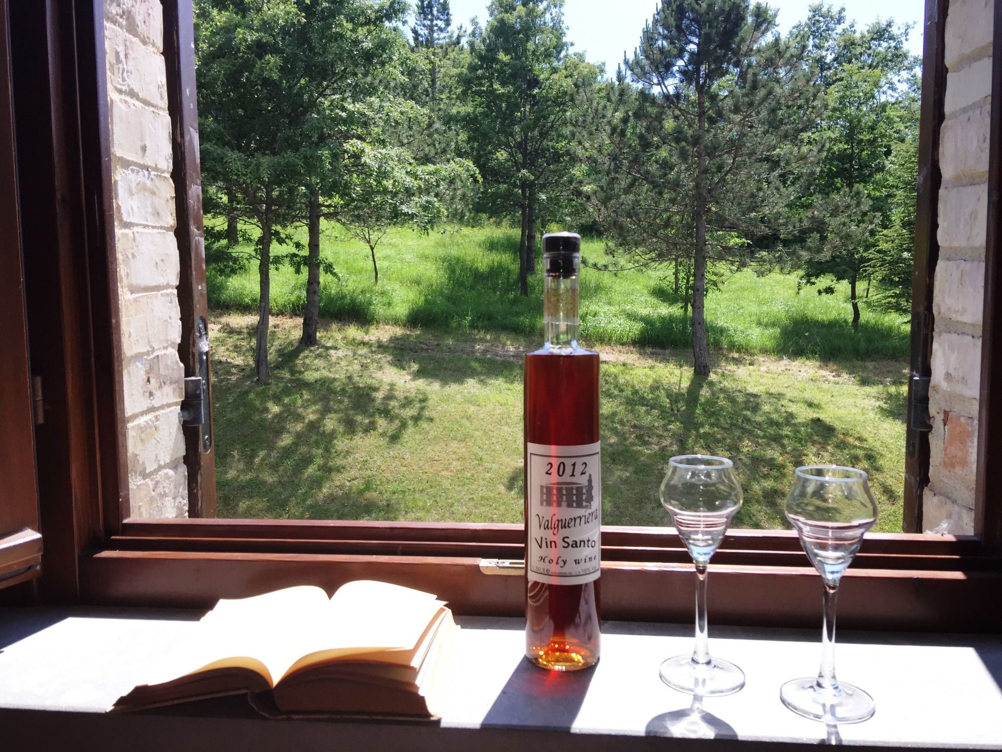 Unterkunft in einer Höhle mit Whirlpool-Binnen