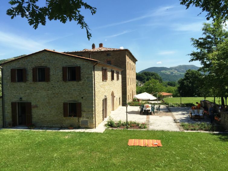 Ruim appartement voor 16 personen in Sant'Angelo in Vado in Sant'Angelo in Vado
