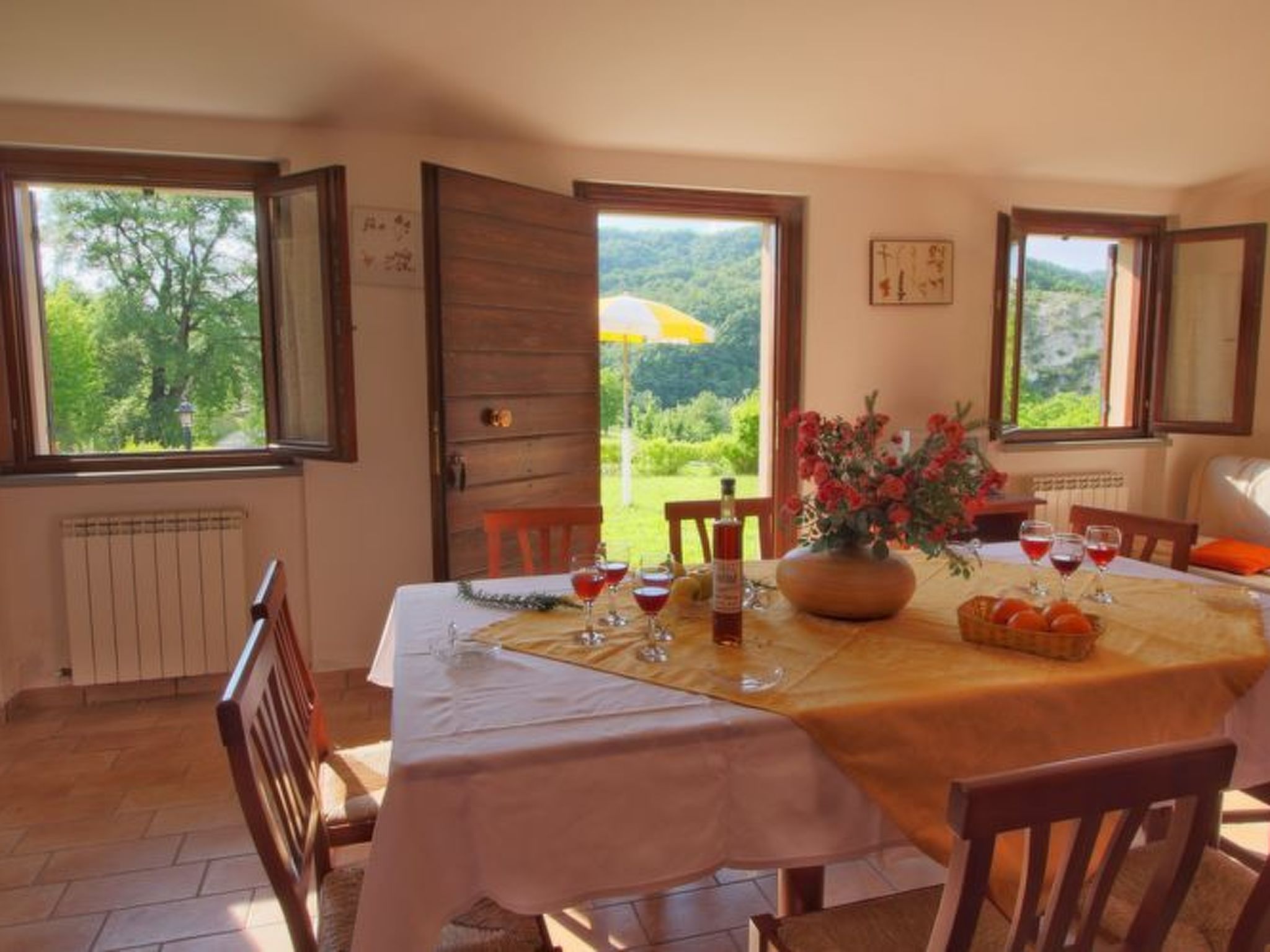 Haus für 11 Erwachsene und 9 Kinder in Apecchio-Binnen