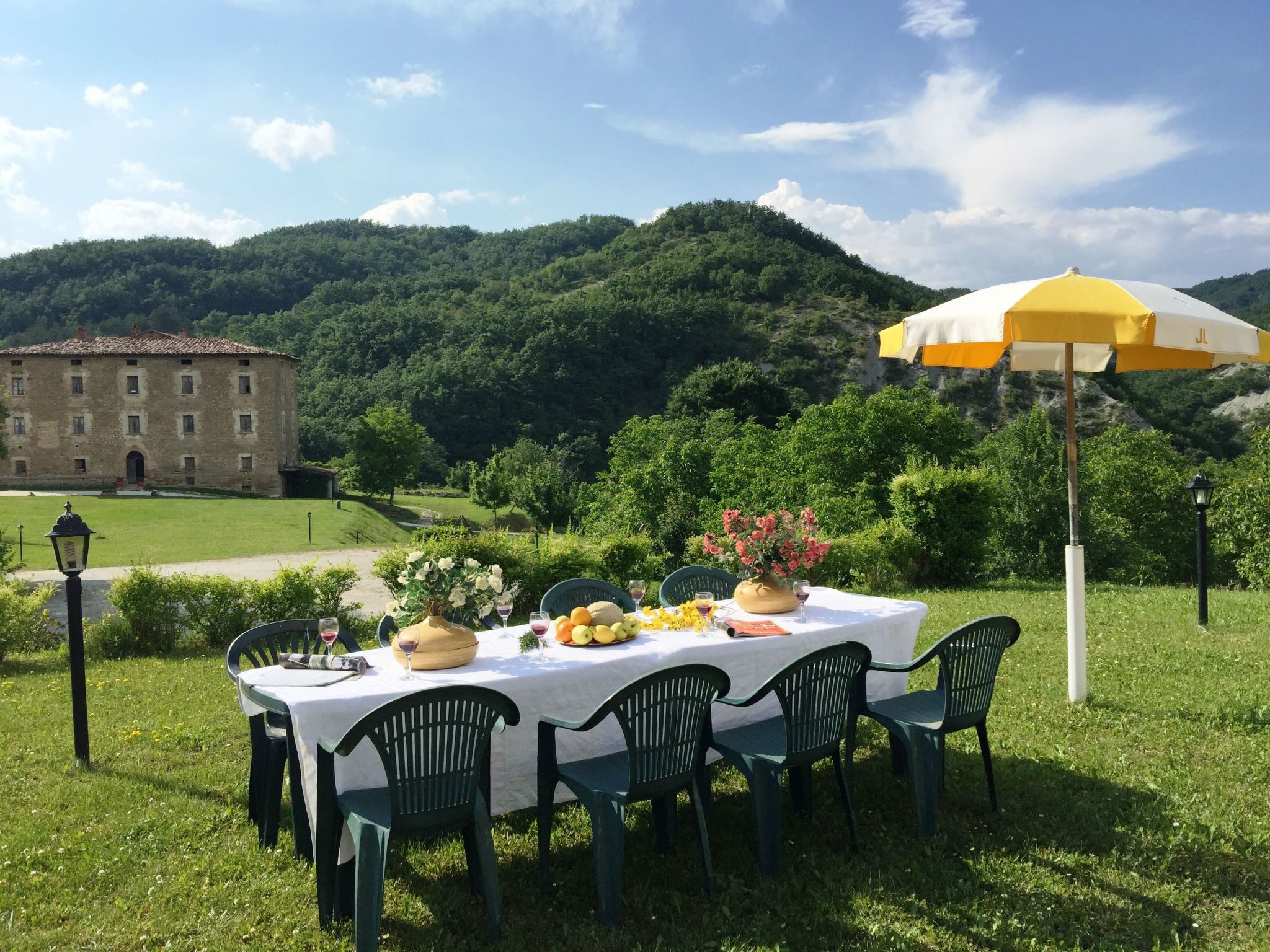 Haus für 11 Erwachsene und 9 Kinder in Apecchio-Binnen