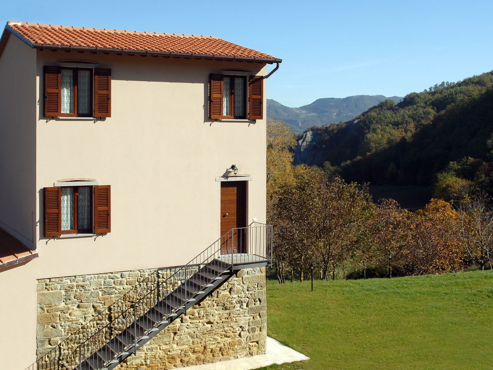 Haus für 11 Erwachsene und 9 Kinder in Apecchio-Binnen