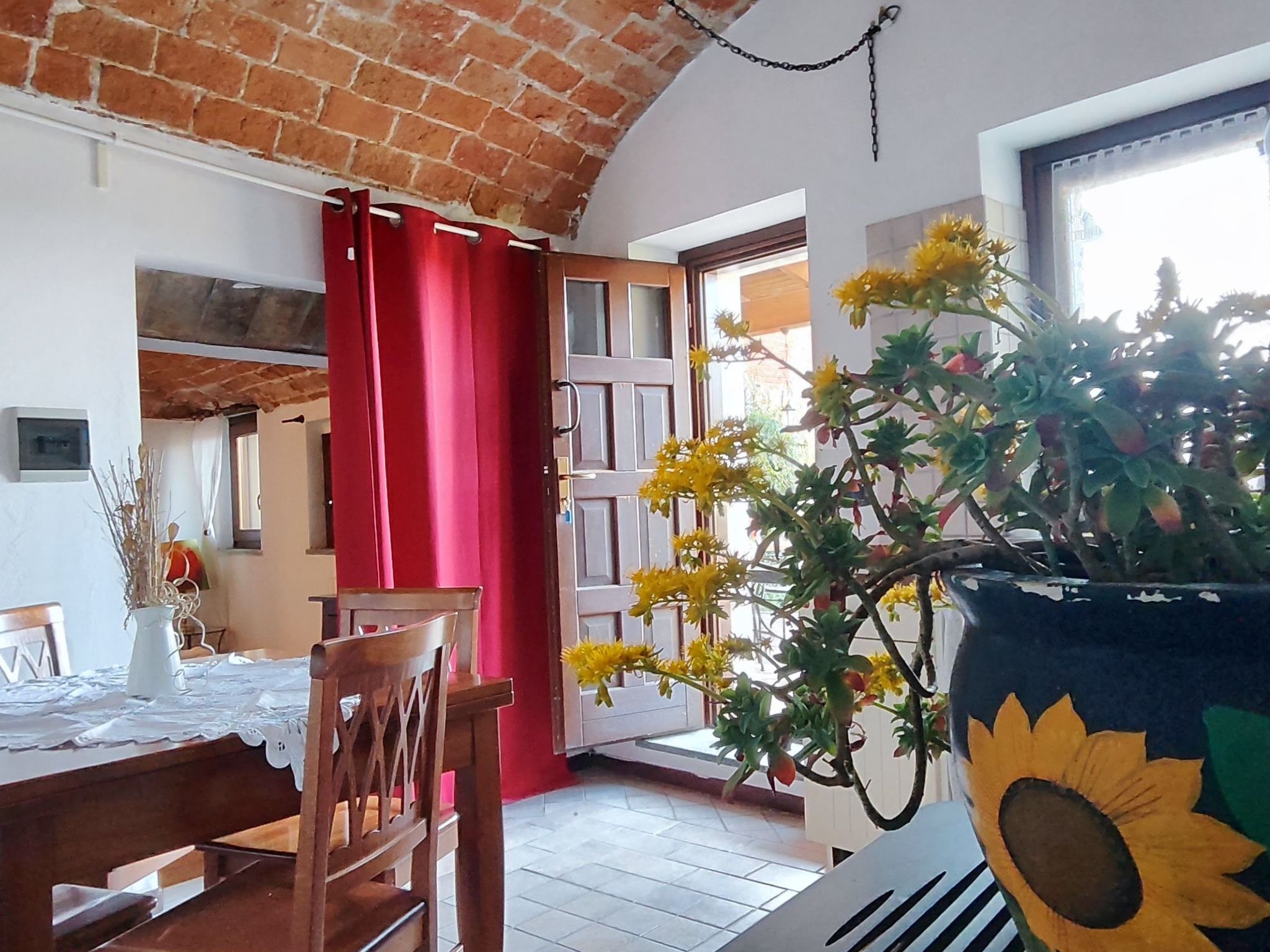 Wohnung in Brusasco mit Garten, Terrasse und Grill-Binnen