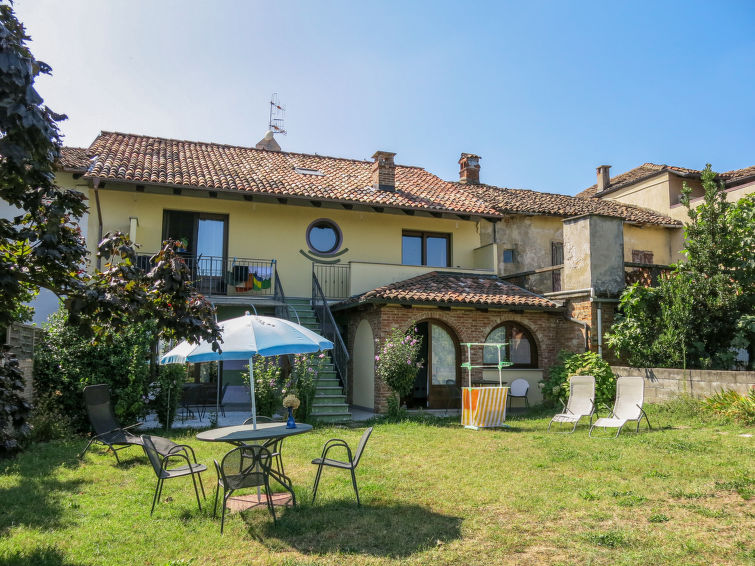 Search and Stay destination Pozzo, Piemonte - Italy from AU$ 135. La Terra