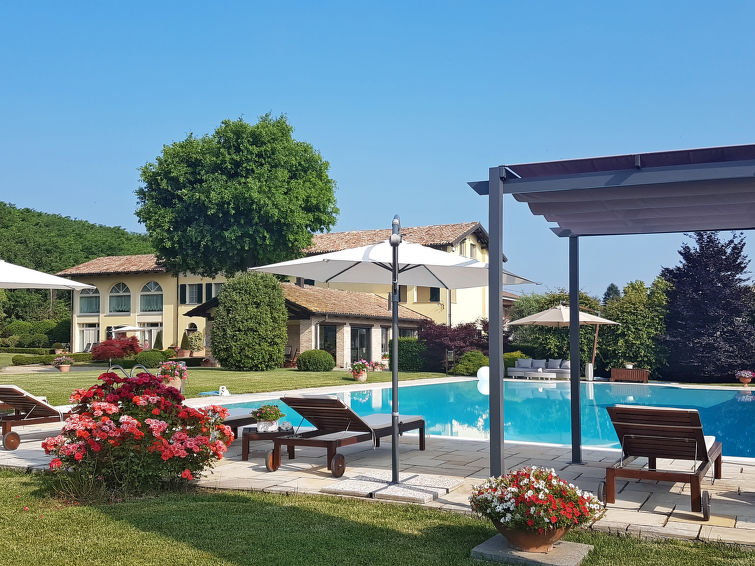 Privézwembad en luxe in Villa Carlotta, Costigliole d'Asti