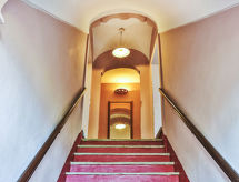 Vrijstaand appartement met bergzicht in Mombaruzzo - thumbnail 2