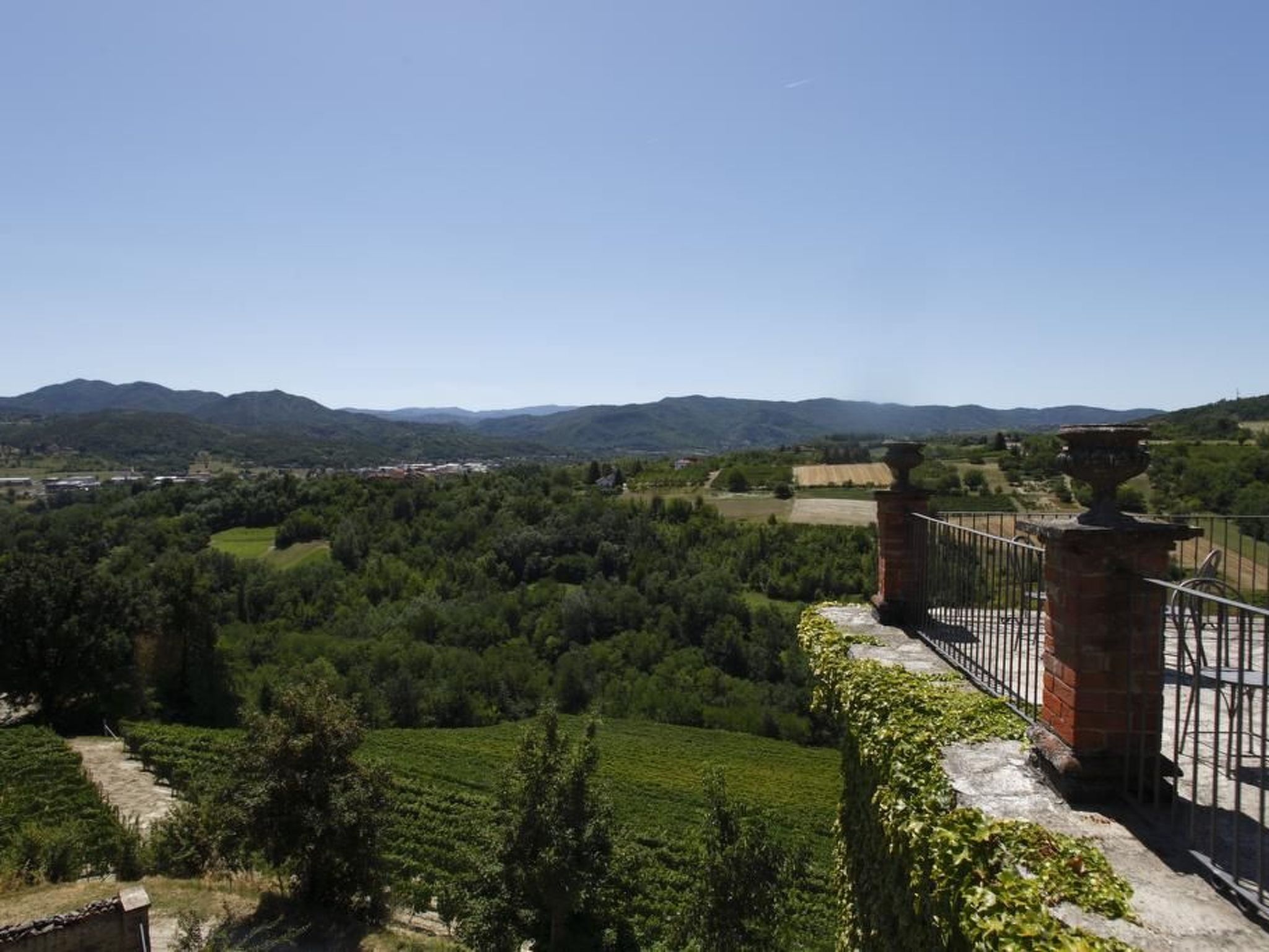 Wohnung mit Schwimmbad-Image-tags.info