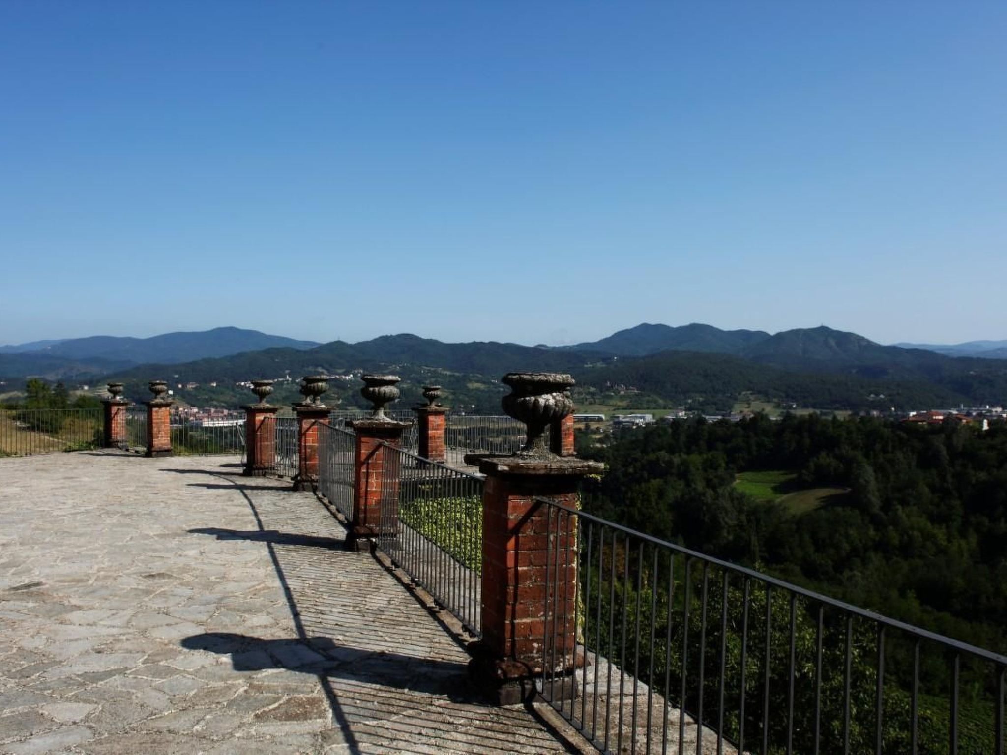 Wohnung mit Schwimmbad-Image-tags.info