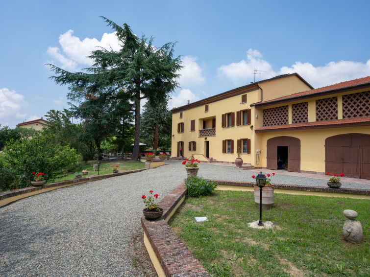 Search and Stay destination Provincia di Asti, Piemonte - Italy from AU$ 326. Ca' Breia