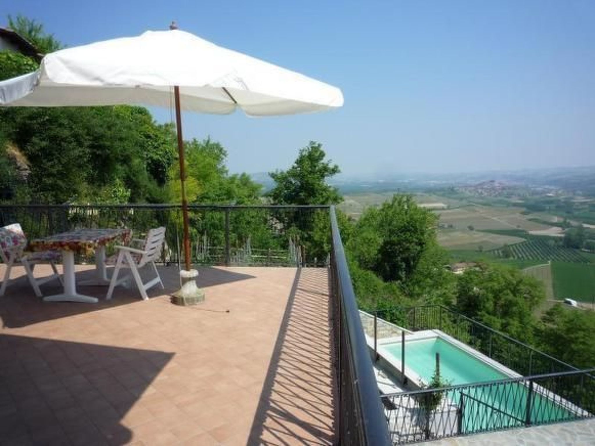 In Verduno mit Gemeinschaftspool-Image-tags.info