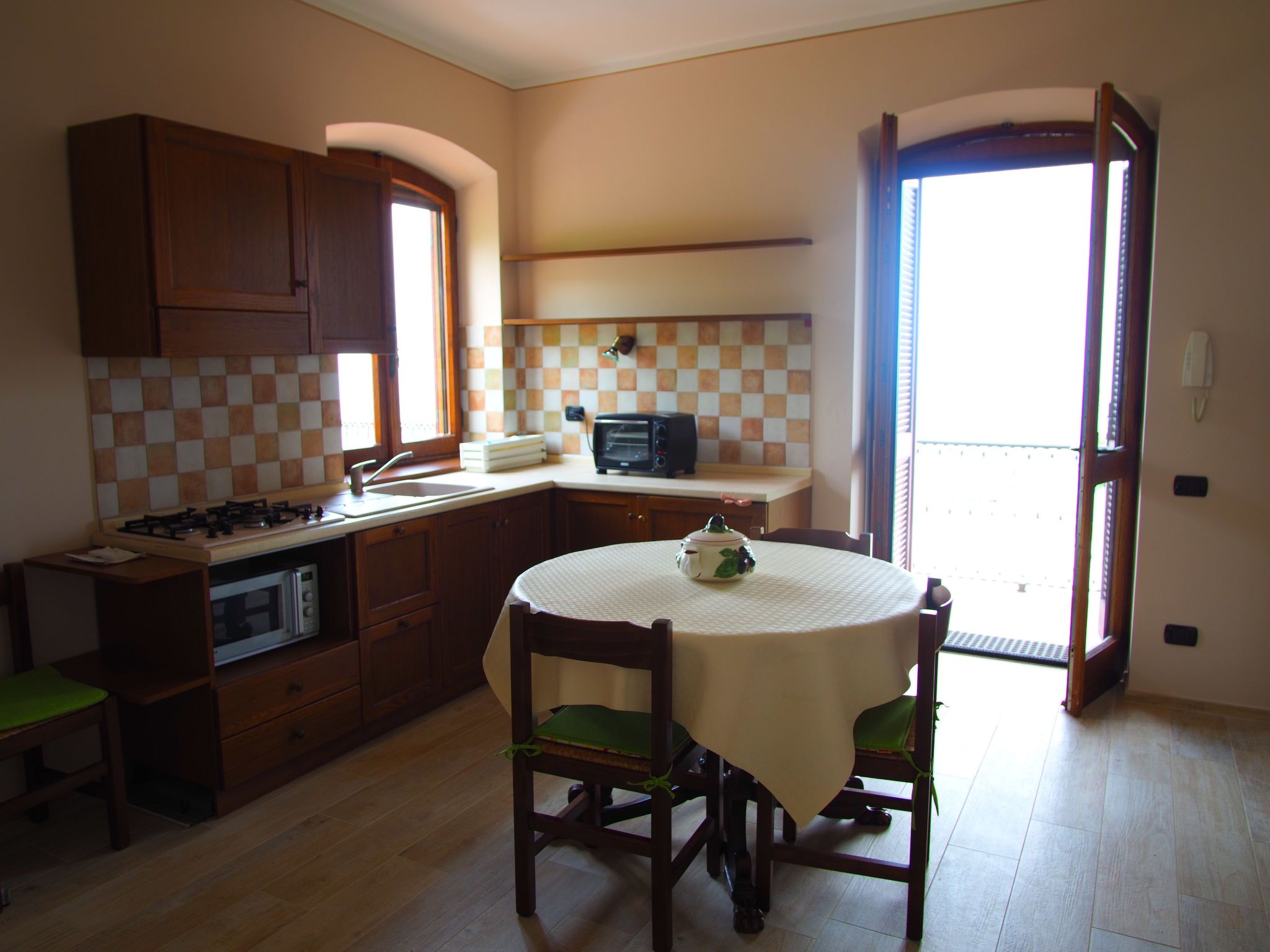 Wohnung in Verduno mit Garten — view 1 of 21